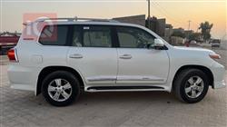 تۆیۆتا لاند کروزەر